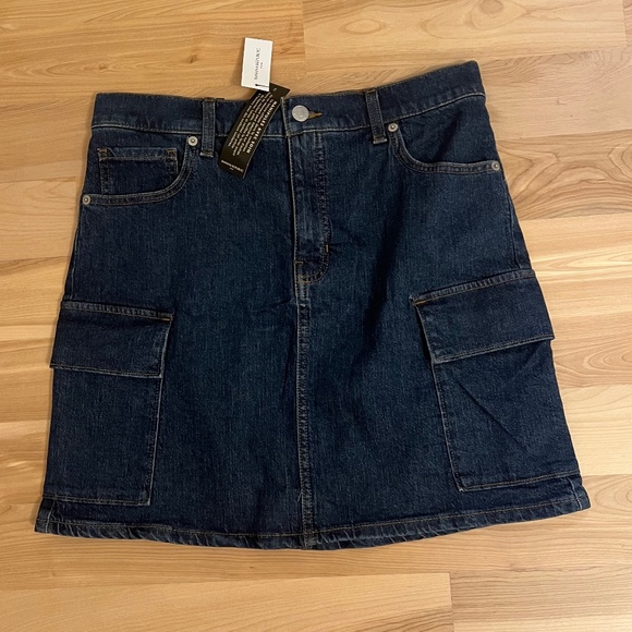 Banana Republic Jean skirt - Picture 1 of 6